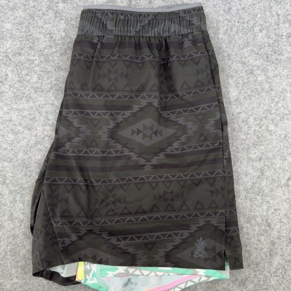 chubbies Other - Chubbies Shorts Mens Medium The Quests 5.5" Training Compression 2.0 Lined Aztec